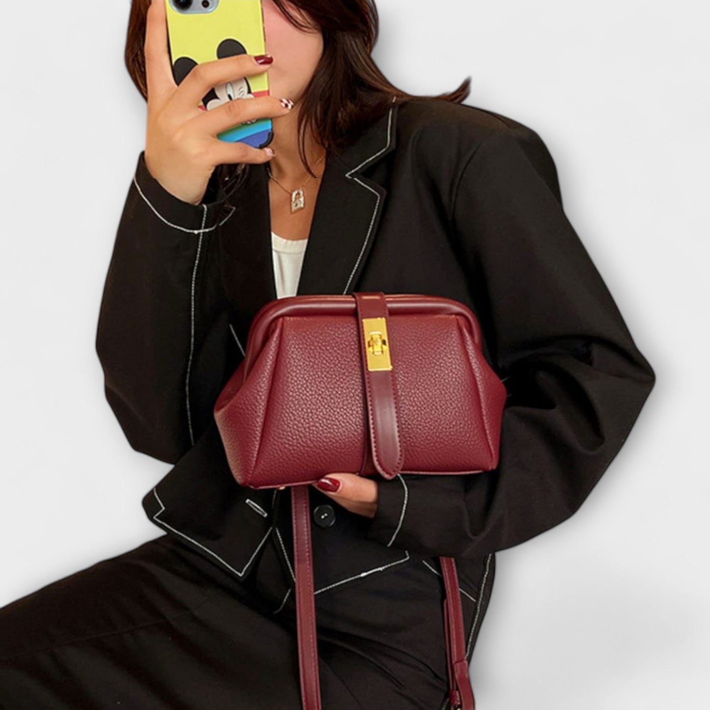 Aurellia Retro Handbag - Classic Design, Spacious Interior, Everyday Use