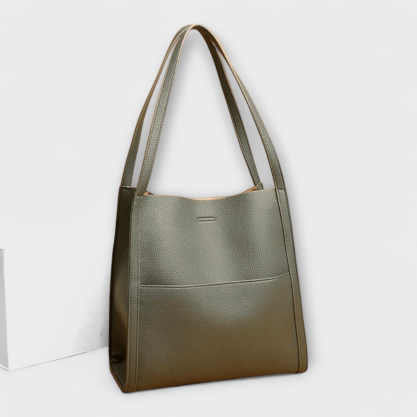 Aurellia. - Handcrafted Leather Bag with Ample Space and Sturdy Handles for Everyday Use