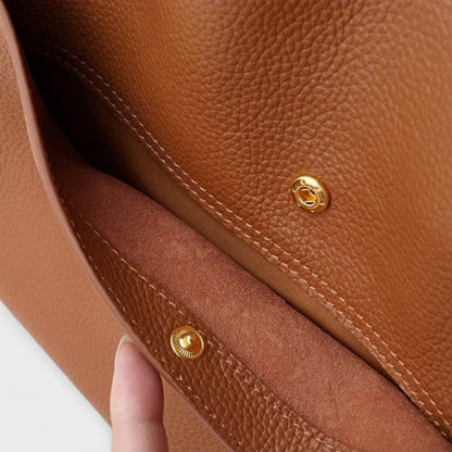 Aurellia. - Handcrafted Leather Bag with Ample Space and Sturdy Handles for Everyday Use