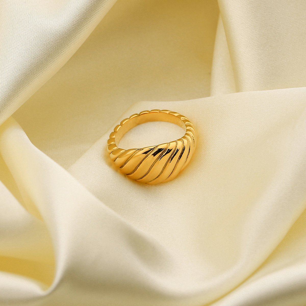 Velvet Dream Ring