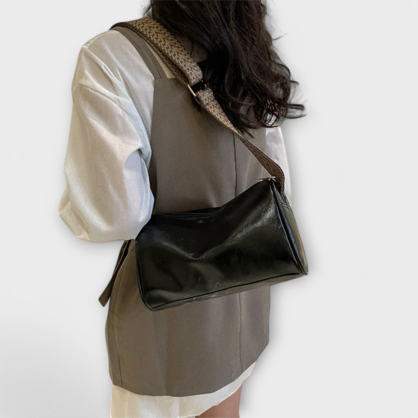 Aurellia Vintage Shoulder Bag - Elegant and Practical for Everyday Use