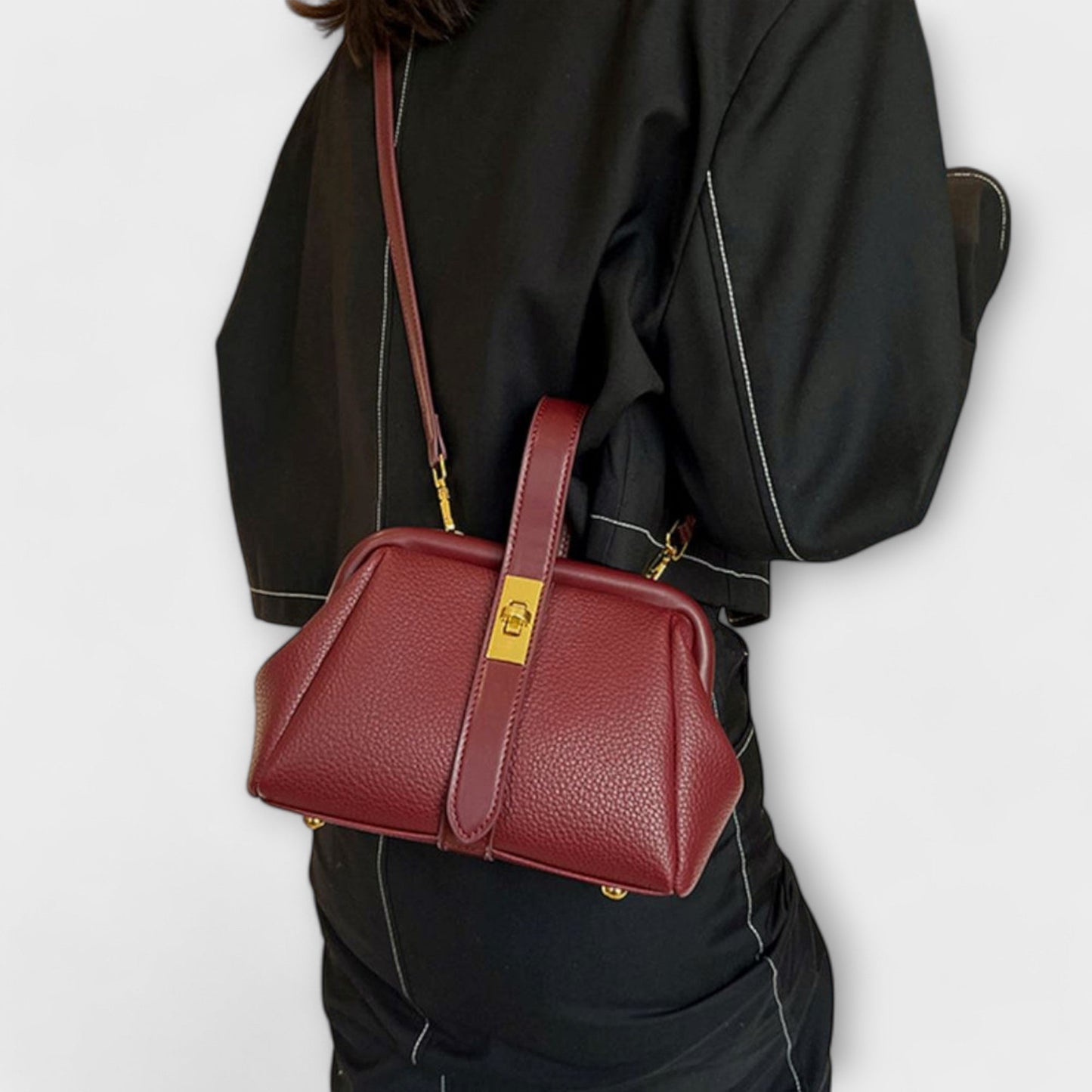 Aurellia Retro Handbag - Classic Design, Spacious Interior, Everyday Use
